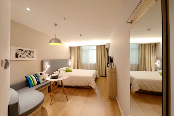 Modern bedroom